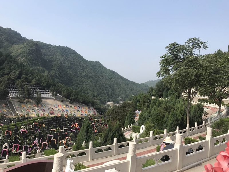 北京德陵公墓在哪，价格如何